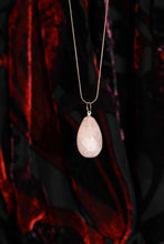 Load image into Gallery viewer, TEARDROP ROSE QUARTZ GEMSTONE PENDANT
