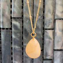 Load image into Gallery viewer, YELLOW QUARTZ CRYSTAL NECKlLACE

