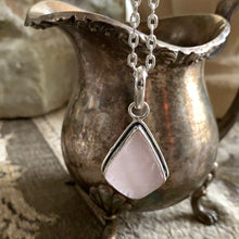 Load image into Gallery viewer, ROSE  QUARTZ GEMSTONE NECKLACE
