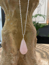 Load image into Gallery viewer, TEARDROP ROSE QUARTZ GEMSTONE PENDANT
