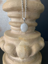 Load image into Gallery viewer, WHITE MOONSTONE NECKLACE
